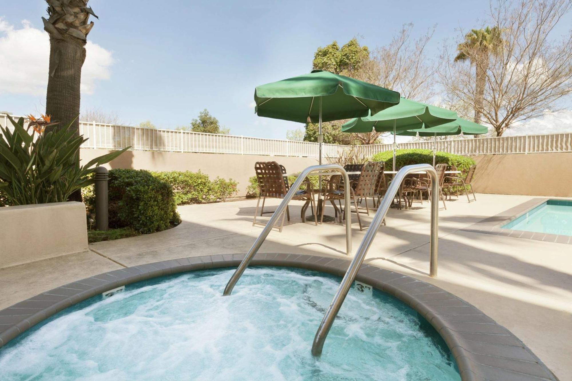 Hilton Garden Inn Gilroy Eksteriør billede